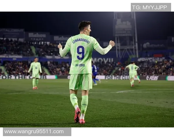 巴萨本轮首发预测德容重返首发小将德罗有望首发莱万或将替补出战 巴萨本轮首发预测德容重返首发小将德罗有望首发莱万或将替补出战