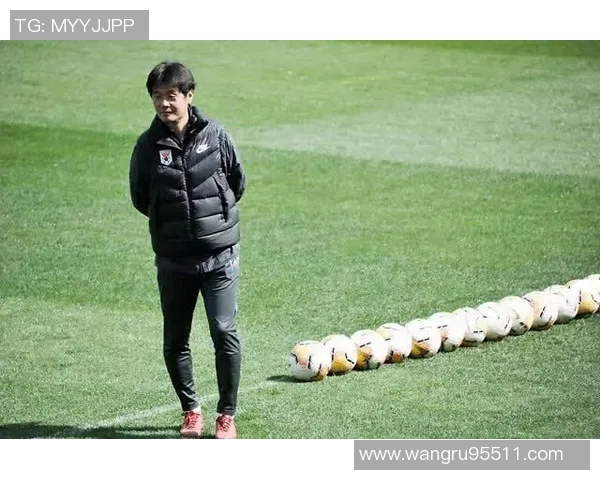 拜仁新款热身服色彩斑斓引发球迷热议纷纷吐槽设计失误 拜仁新款热身服色彩斑斓引发球迷热议纷纷吐槽设计失误