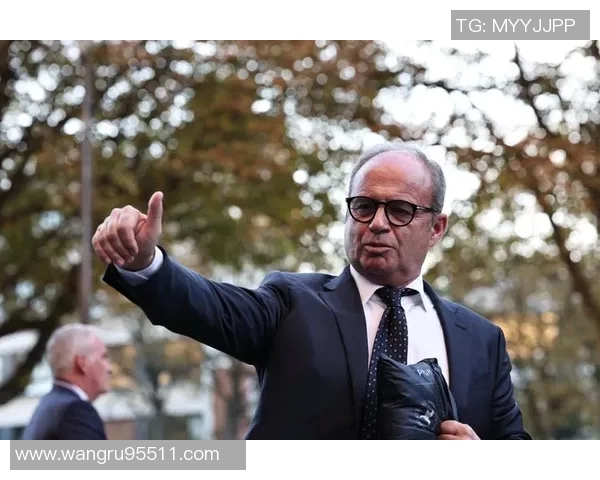 坎波斯回忆两年前欧冠赛日小埃梅里与马尤卢的数学课堂趣事