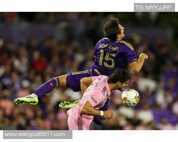 迈阿密国际全队合照亮相布斯克茨与阿尔巴成为焦点C位球员