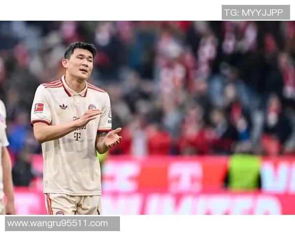 拜仁球员齐聚慕尼黑啤酒节伊藤洋辉与金玟哉同框亮相 拜仁球员齐聚慕尼黑啤酒节伊藤洋辉与金玟哉同框亮相