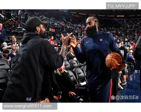 湖刺球迷手机桌面惊现小卡与哈登捧杯画面引发热议