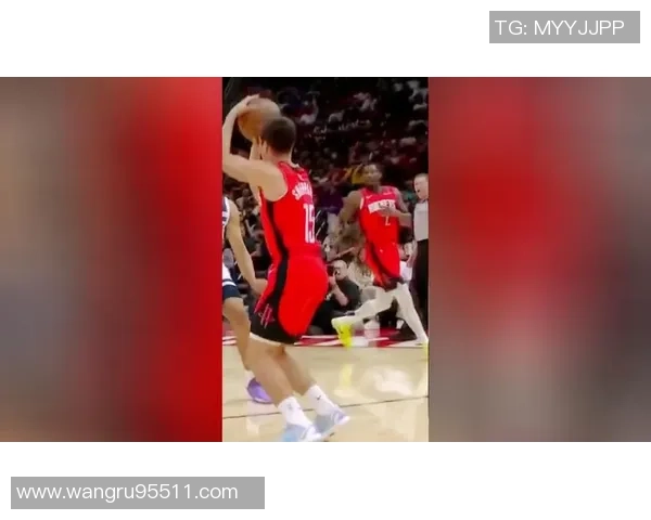 华子惊呼犯规引热议观看回放后坦言自己错了真香感叹不断 华子惊呼犯规引热议观看回放后坦言自己错了真香感叹不断